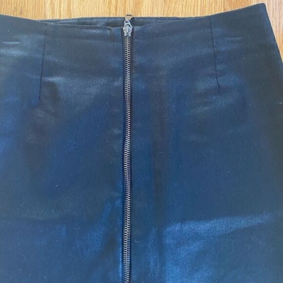 H&M Mini Skirt    - Picture 5 of 9